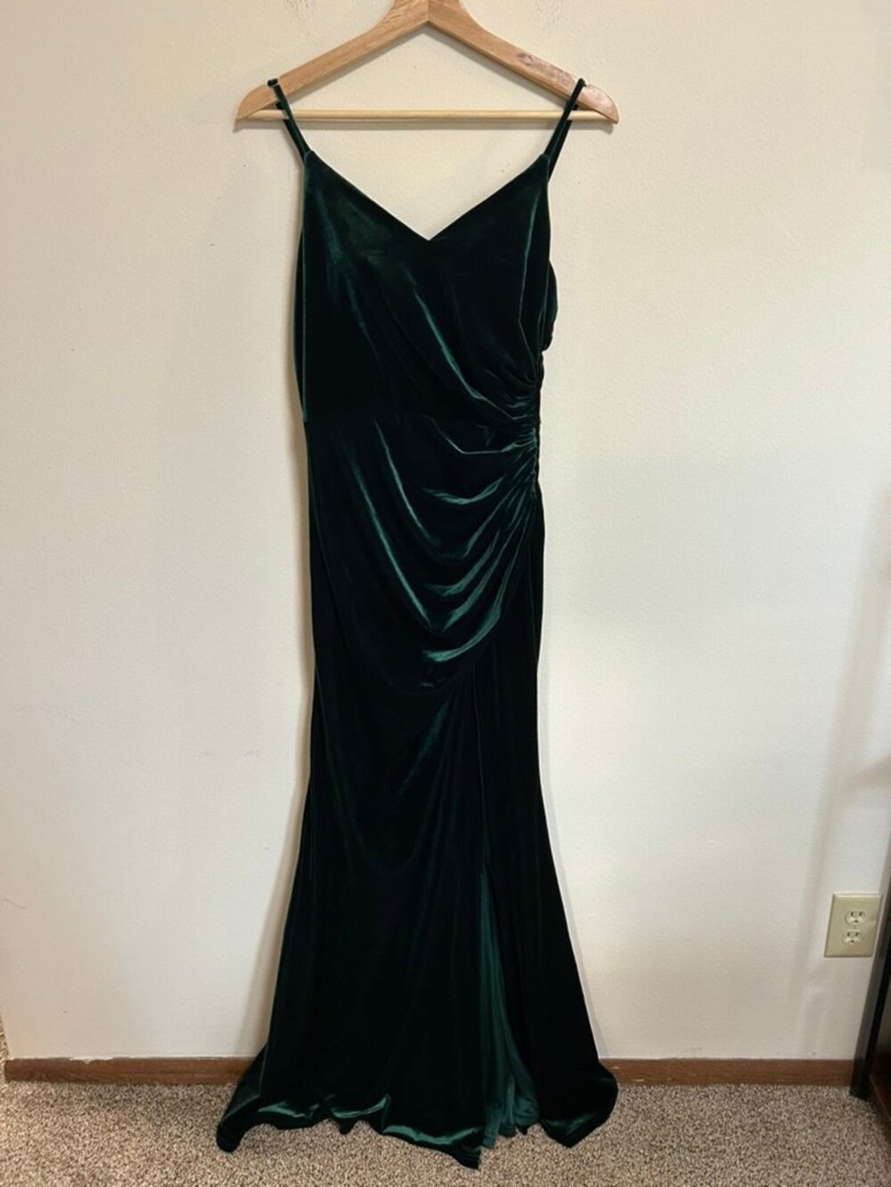 Revelry Rory Emerald Green Velvet Bridesmaid Dress Sz 6 Regular EUC - Picture 2 of 7